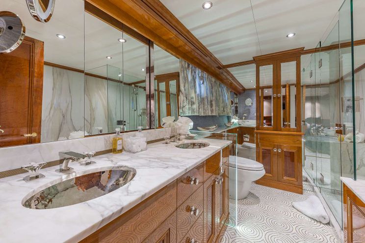 Charter Yacht ARIADNE - Breaux Bay Craft 37m - 4 Cabins - Fort Lauderdale - Bahamas - Mystic - New England