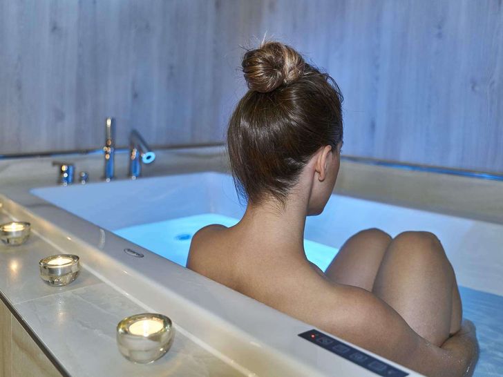 DALMATINO Custom Motor Sailer 43m - guest soaking in the bathtub DALMATINO Custom Motor Sailer 43m - guest soaking in the bathtub