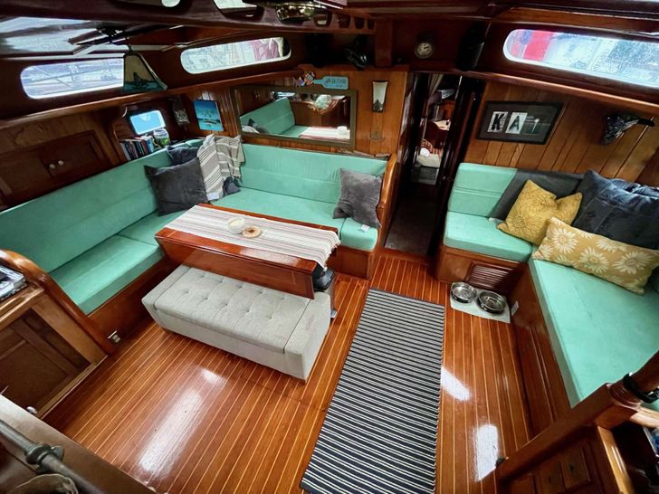 KAI - Saloon KAI - Saloon