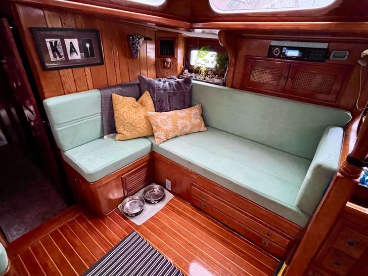 KAI - Saloon KAI - Saloon
