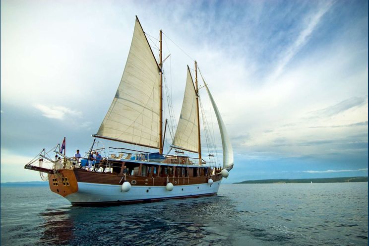 Charter Yacht ROMANCA - Custom Build 28 metres - Cabins 8 - Split - Hvar - Dubrovnik