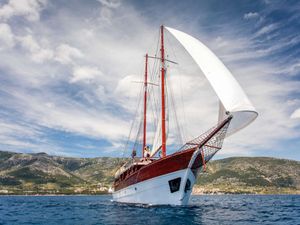 ROMANCA - Custom Build 28 metres - Cabins 8 - Split - Hvar - Dubrovnik
