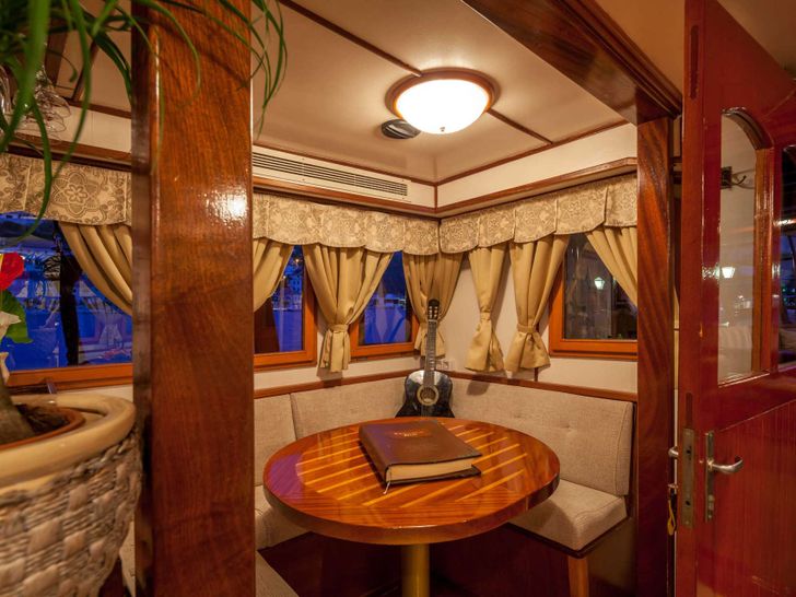 ROMANCA - drawing room ROMANCA - drawing room