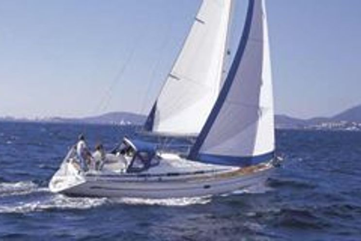Charter Yacht Bavaria 37 Cruiser(2014)- 3 Cabins - Athens