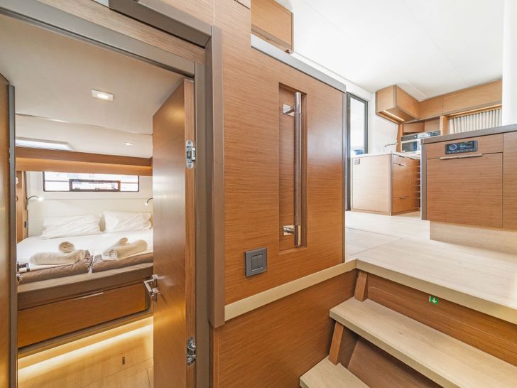 REINA - Interior REINA - Interior