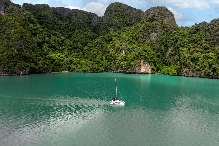 Charter Yacht BLUE MOON - Lagoon 52F - 5 Cabins - Phuket - Thailand