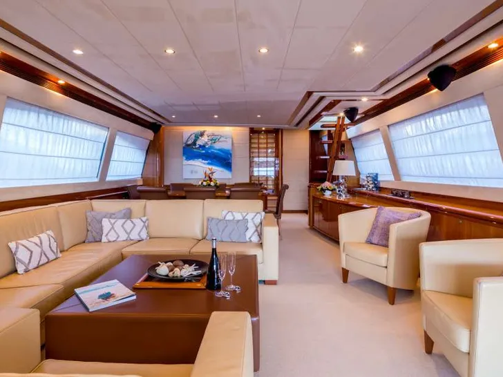 PIOLA Ferretti 830 - saloon PIOLA Ferretti 830 - saloon