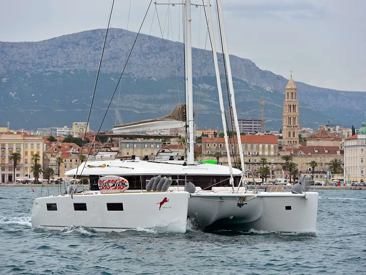 ADRIATIC TIGER Lagoon 620 - cruising ADRIATIC TIGER Lagoon 620 - cruising