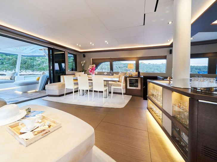 ADRIATIC DRAGON Lagoon 77 - galley ADRIATIC DRAGON Lagoon 77 - galley