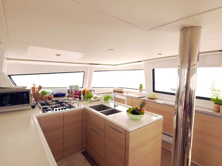 NAMASTE OF BALI Bali 5.4 - galley NAMASTE OF BALI Bali 5.4 - galley