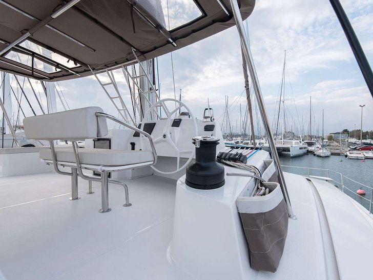 NAMASTE OF BALI Bali 5.4 - flybridge NAMASTE OF BALI Bali 5.4 - flybridge