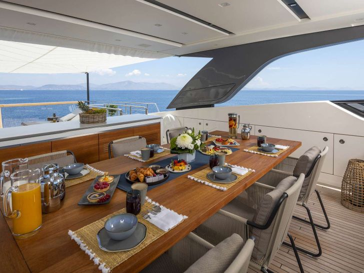 Sun deck Sun deck