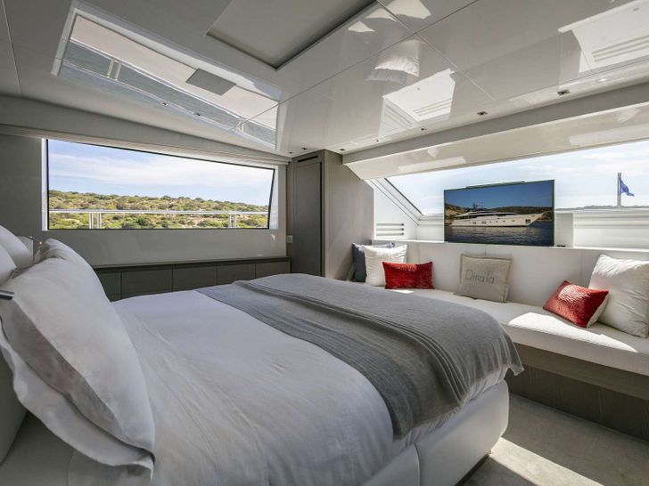 Master cabin Master cabin