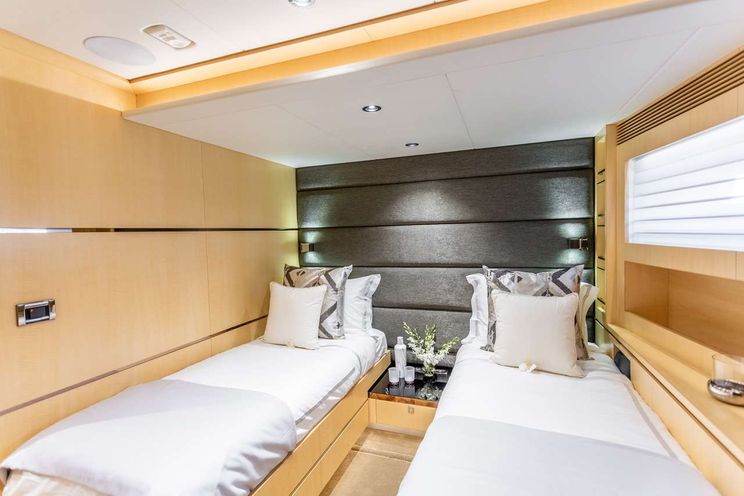 Charter Yacht ANGELEYES - Horizon FD85 - 5 Cabins - Tortola - Anegada - Virgin Gorda