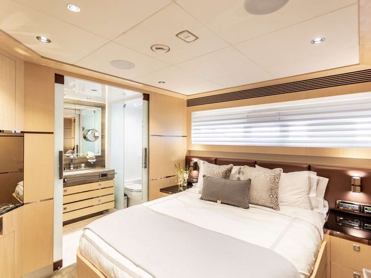 ANGELEYES Horizon FD85 - VIP cabin 2 ANGELEYES Horizon FD85 - VIP cabin 2