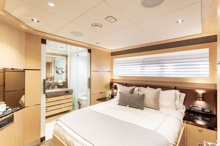 Charter Yacht ANGELEYES - Horizon FD85 - 5 Cabins - Tortola - Anegada - Virgin Gorda