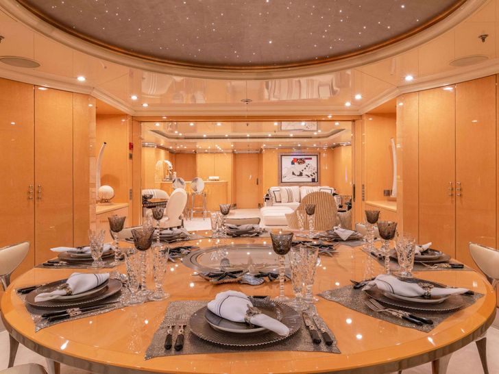 Upper Deck_dining Upper Deck_dining