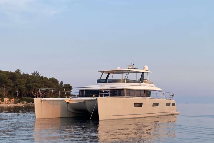 Charter Yacht LONG MONDAY - Lagoon 630 - 4 Cabins - Cannes - Monaco - St Tropez