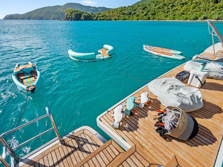 GYRFALCON - swim platform GYRFALCON - swim platform