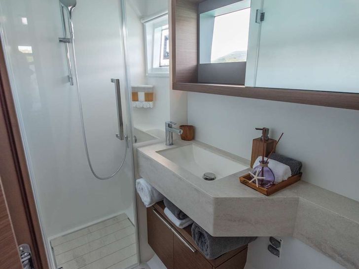 KARMA Lagoon 50 - cabin bathroom KARMA Lagoon 50 - cabin bathroom