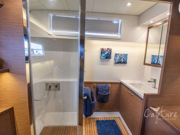 GRACE Lagoon 52 - master cabin bathroom GRACE Lagoon 52 - master cabin bathroom