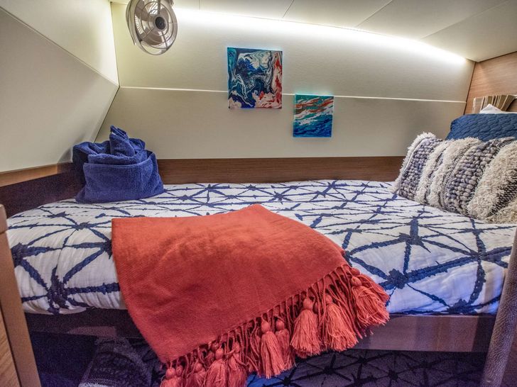 Queen guest cabin Queen guest cabin