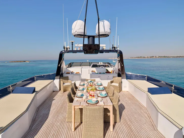 LADY RINA Baglietto 120 - sundeck alfresco dining area LADY RINA Baglietto 120 - sundeck alfresco dining area