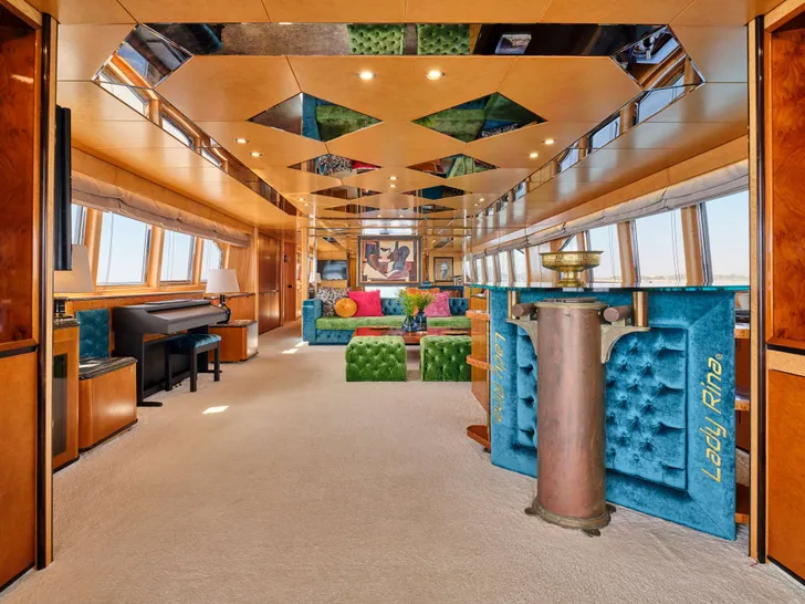 LADY RINA Baglietto 120 - main saloon LADY RINA Baglietto 120 - main saloon