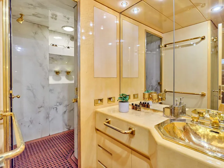 LADY RINA Baglietto 120 - double cabin 1 bathroom LADY RINA Baglietto 120 - double cabin 1 bathroom