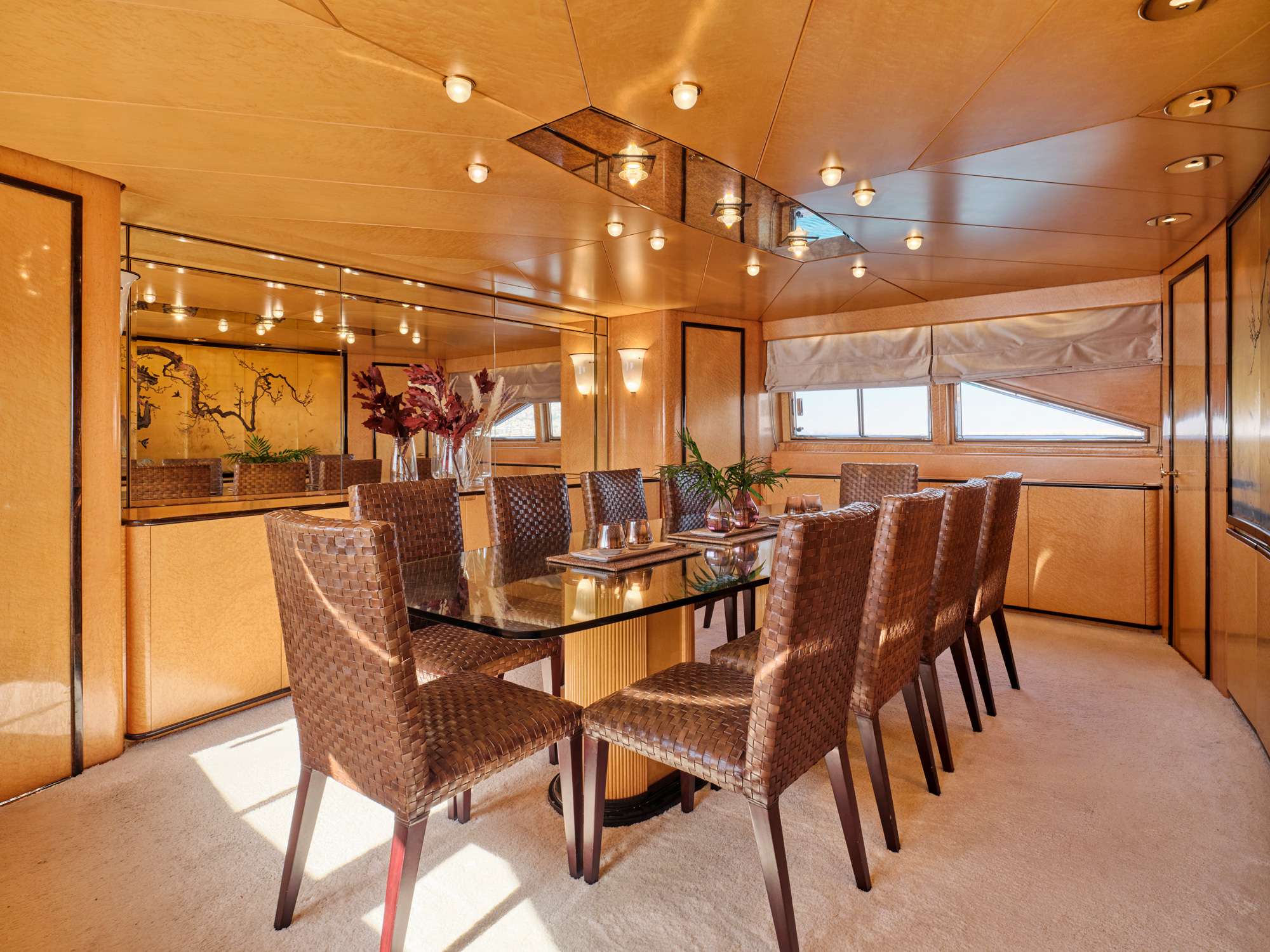 LADY RINA Baglietto 120 - main dining area