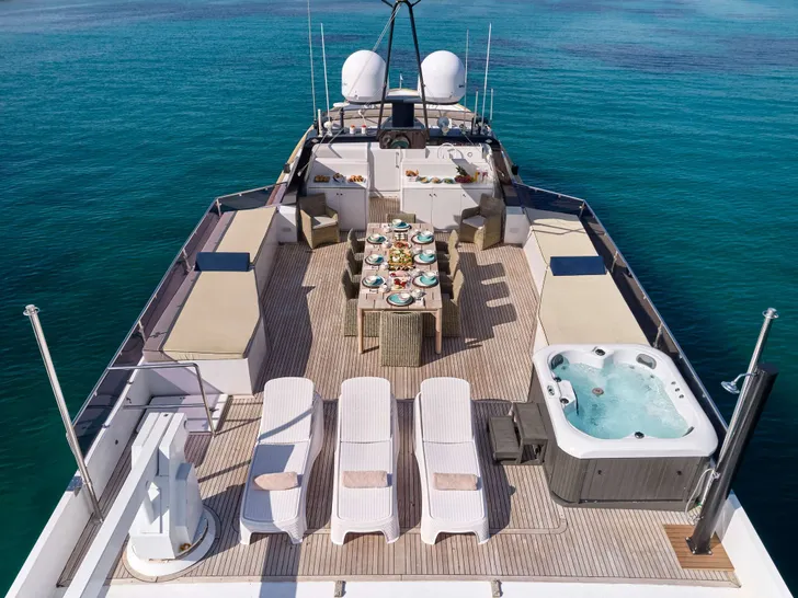 LADY RINA Baglietto 120 - sundeck LADY RINA Baglietto 120 - sundeck