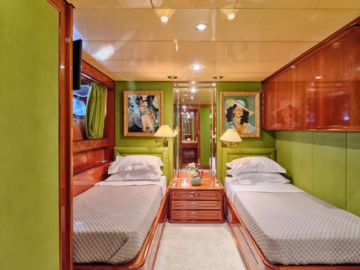 LADY RINA Baglietto 120 - twin cabin 2 LADY RINA Baglietto 120 - twin cabin 2