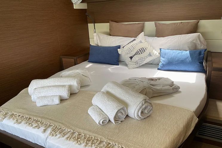 Charter Yacht SAMOA - Lagoon 52F - 4 Cabins - Capo D' Orlando - Milazzo - Lipari - Sicily - Italy