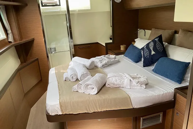 Charter Yacht SAMOA - Lagoon 52F - 4 Cabins - Capo D' Orlando - Milazzo - Lipari - Sicily - Italy