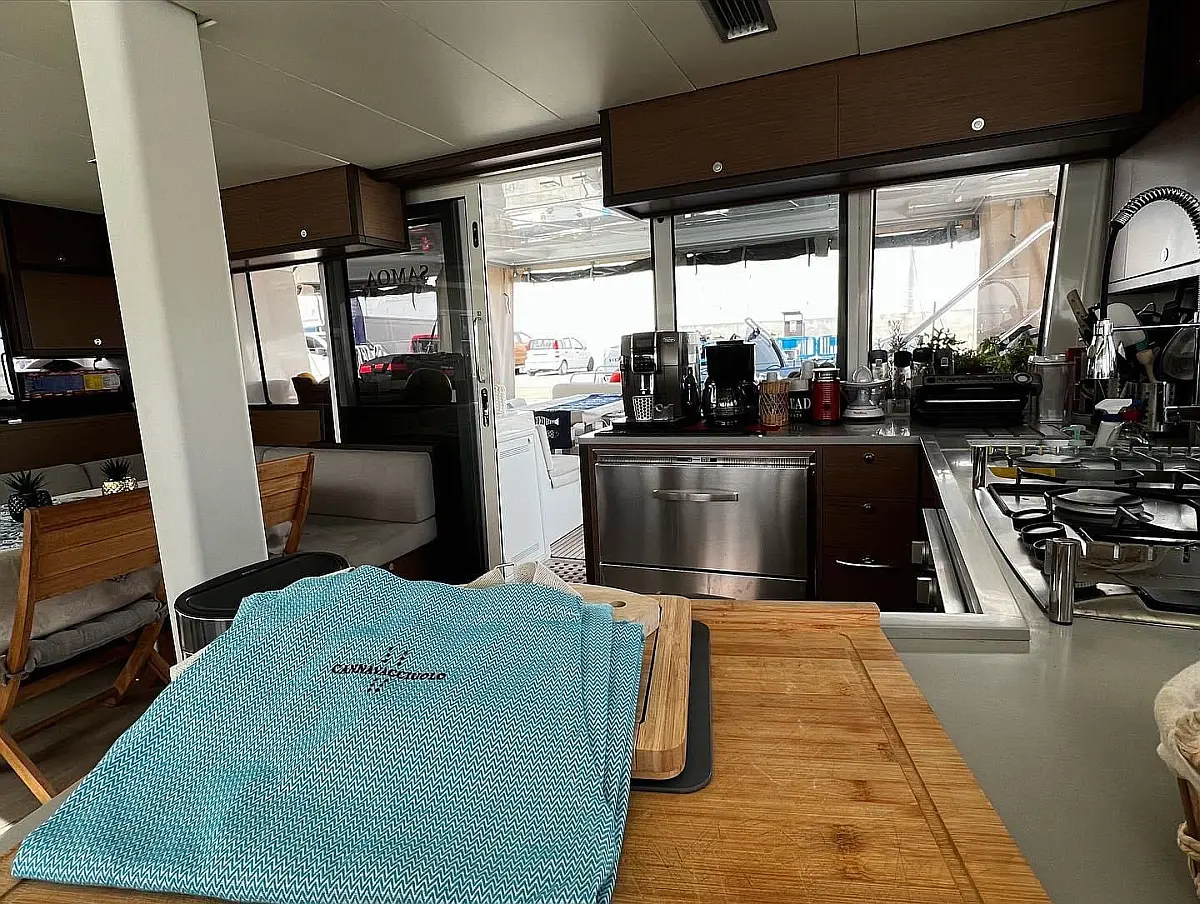 Charter Yacht SAMOA - Lagoon 52F - 4 Cabins - Capo D' Orlando - Milazzo - Lipari - Sicily - Italy