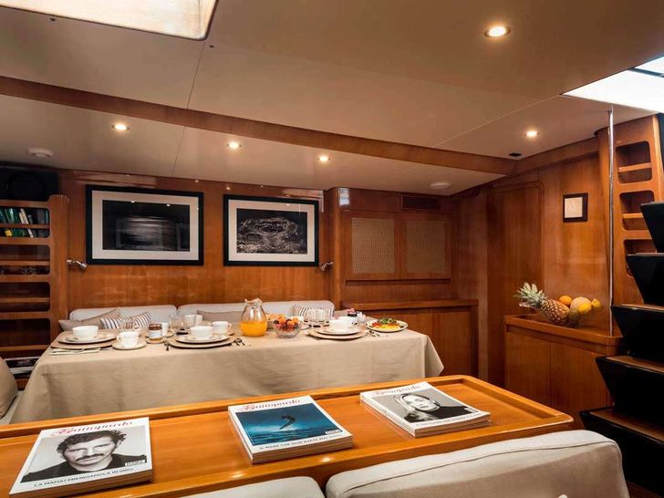 LOGICA - Compositeworks 27 m,indoor dining LOGICA - Compositeworks 27 m,indoor dining