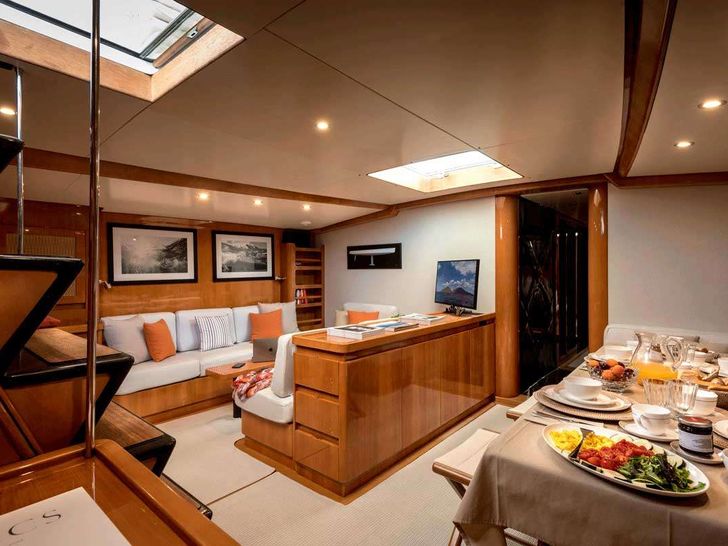 LOGICA - Compositeworks 27 m,saloon and dining area panoramic shot LOGICA - Compositeworks 27 m,saloon and dining area panoramic shot