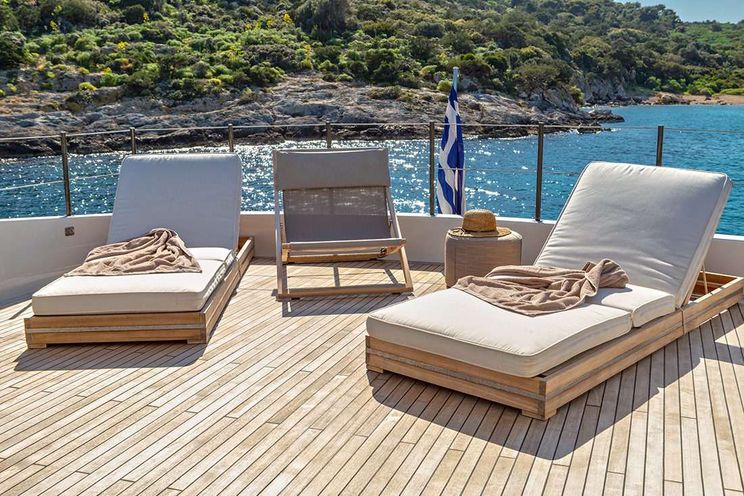 Charter Yacht THE BIRD - Sanlorenzo 84 - 4 Cabins - Greece - Athens - Mykonos