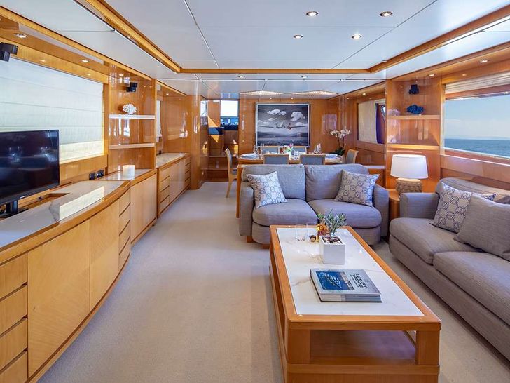 THE BIRD - Main Salon THE BIRD - Main Salon