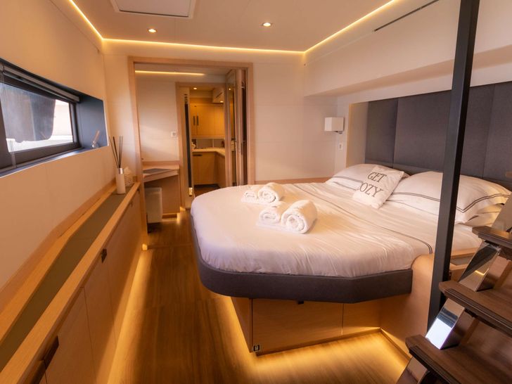 SERENISSIMA Fountaine Pajot Alegria 67 - master cabin SERENISSIMA Fountaine Pajot Alegria 67 - master cabin