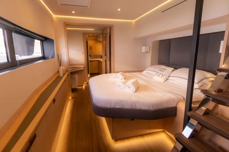 Charter Yacht SERENISSIMA - Fountaine Pajot Alegria 67 - 5 Cabins – Athens – Mykonos – Santorini - Ios