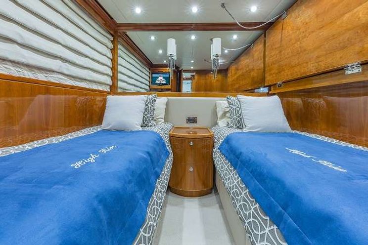 Charter Yacht HIGH RISE - Hargrave 101 - 4 Cabins - Nassau - Bahamas