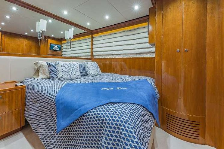 Charter Yacht HIGH RISE - Hargrave 101 - 4 Cabins - Nassau - Bahamas