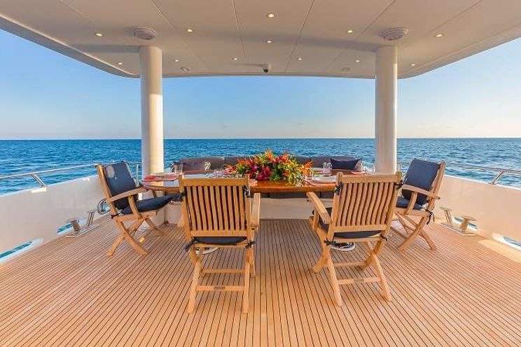 Charter Yacht HIGH RISE - Hargrave 101 - 4 Cabins - Nassau - Bahamas