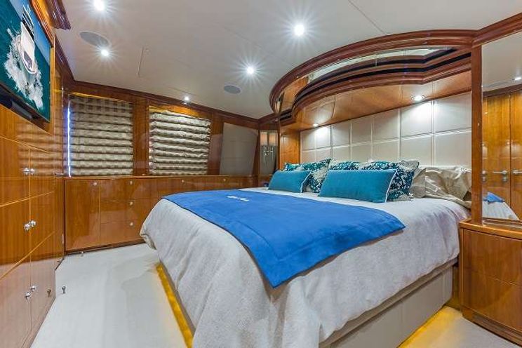 Charter Yacht HIGH RISE - Hargrave 101 - 4 Cabins - Nassau - Bahamas