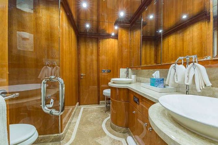 Charter Yacht HIGH RISE - Hargrave 101 - 4 Cabins - Nassau - Bahamas