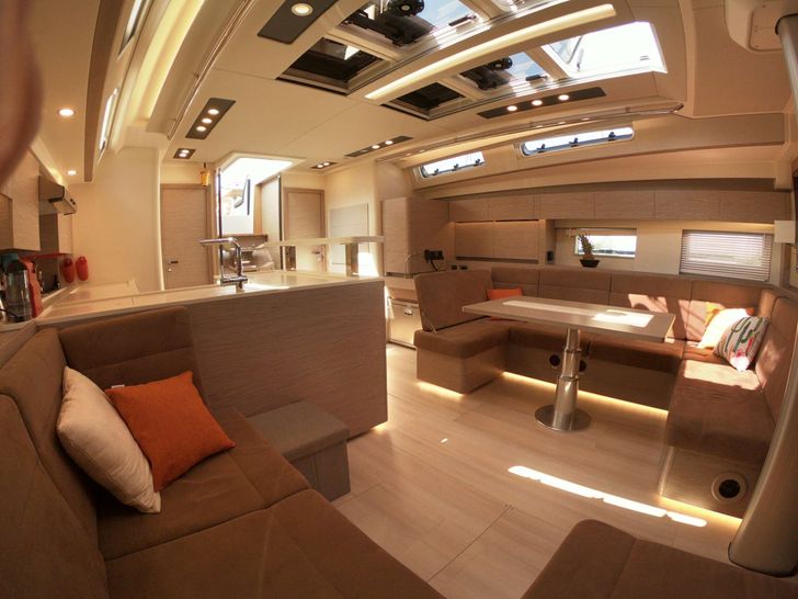 MED SEA TATION - saloon