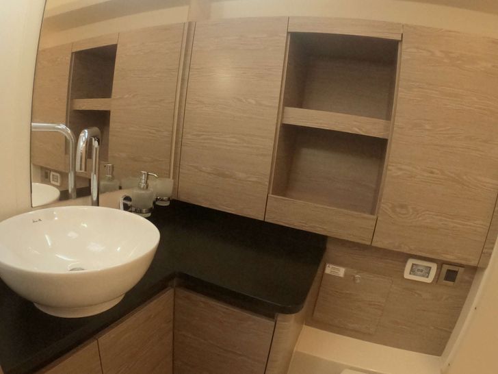 MED SEA TATION - en suite bathroom