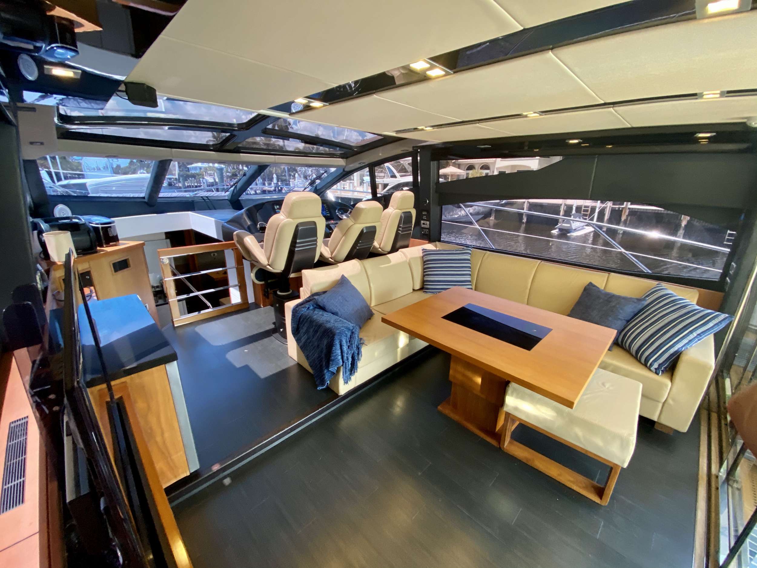 Charter Yacht ALMA - Sunseeker 66 - 2 Cabins - Nassau - Exumas -Bahamas