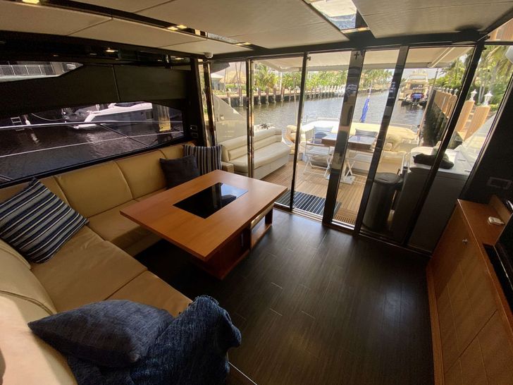 Saloon Saloon